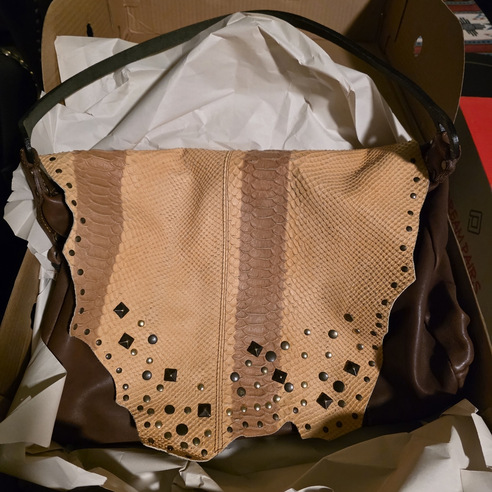 Caterina Lucchi Chic Two-Tone Leather Shoulder Bag